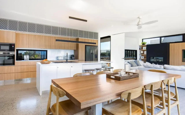 Banksia I Absolute Beachfront