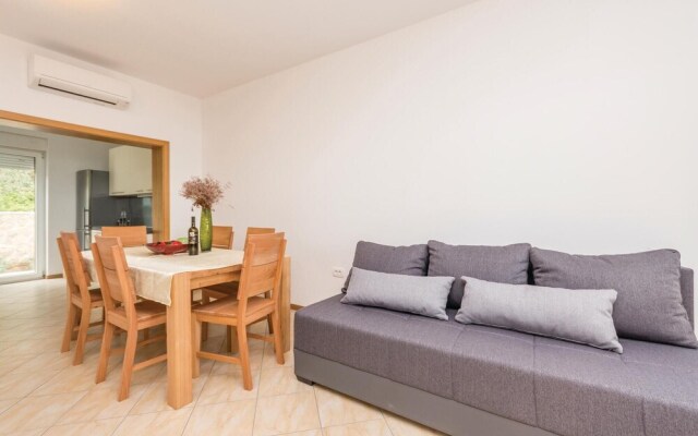 Beautiful Apartment in Maslenica With 2 Bedrooms and Wifi