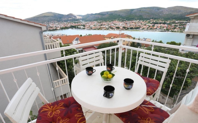 Apartment Mare - comfortable apartment : A1 Trogir, Riviera Trogir