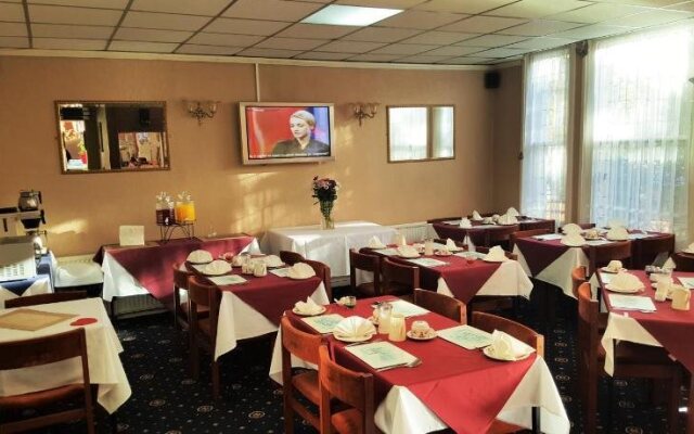 The Fallowfield Lodge