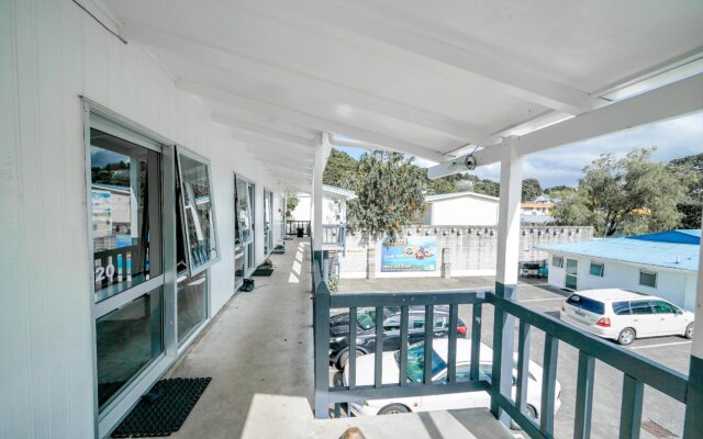 Base Bay of Islands - Hostel