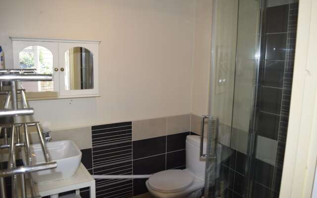 Cosy Self-contained Studio Flat in Bristol