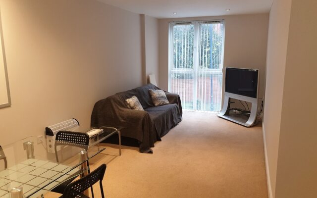 Birminghams Hidden Gem Emerald Apartment, Sleeps 4