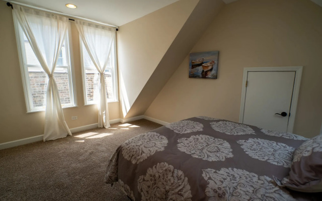 Roscoe Village Guesthouse