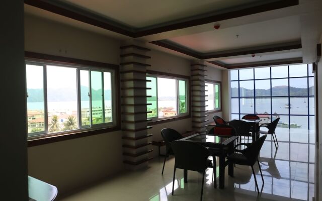 Coron Hostel Express - Adults Only