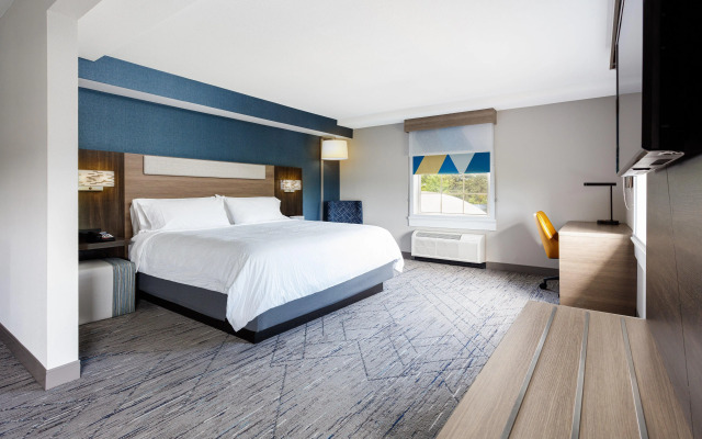 Holiday Inn Express & Suites Williamsburg by IHG