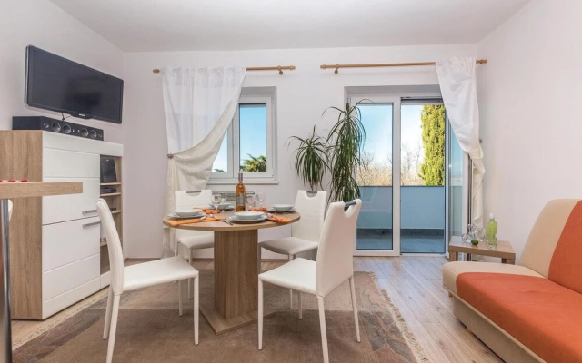 Nice Home in Dramalj With Wifi and 2 Bedrooms