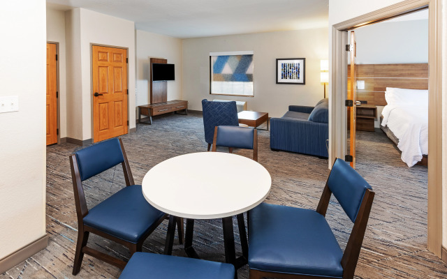 Holiday Inn Express & Suites Tulsa S Broken Arrow Hwy 51 by IHG