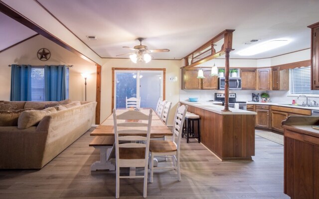 Texas Rose Lodge by RedAwning