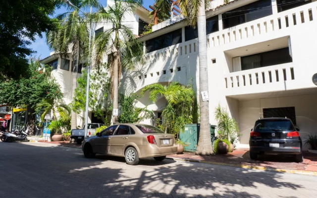 Royal Palms 9 1 Bedroom Condo by RedAwning
