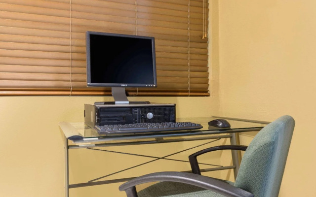 Howard Johnson Inn Ashburn