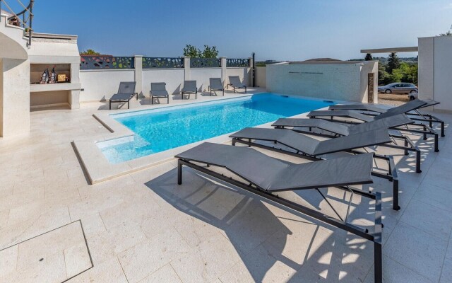 Beautiful Home in Banjole With Wifi and 3 Bedrooms