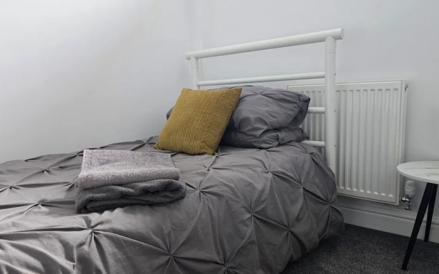 3 bed Apartment in Huddersfield