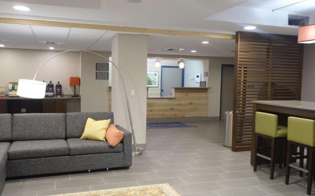 Country Inn & Suites by Radisson, La Crosse, WI