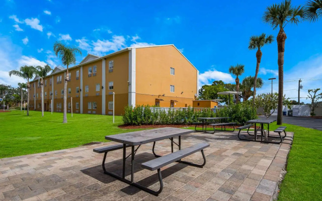 Quality Inn - Near Serenoa Golf Club