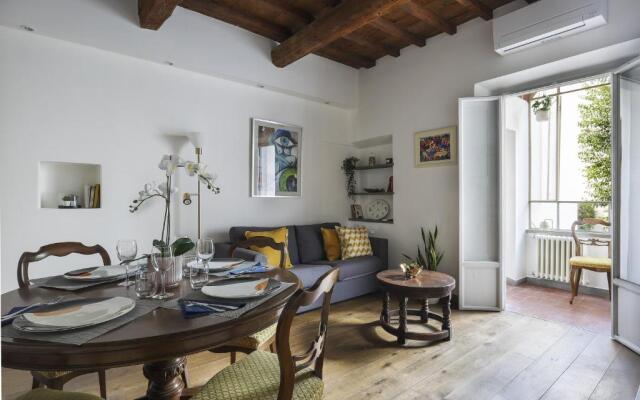 Oltrarno Modern Apartment in Florence