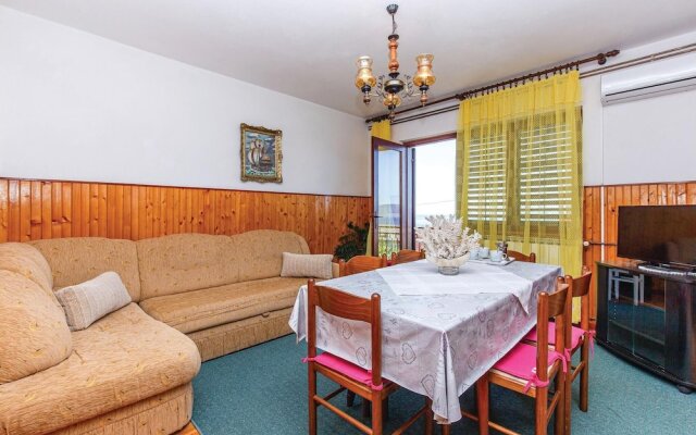Amazing apartment in Novi Vinodolski w/ 3 Bedrooms