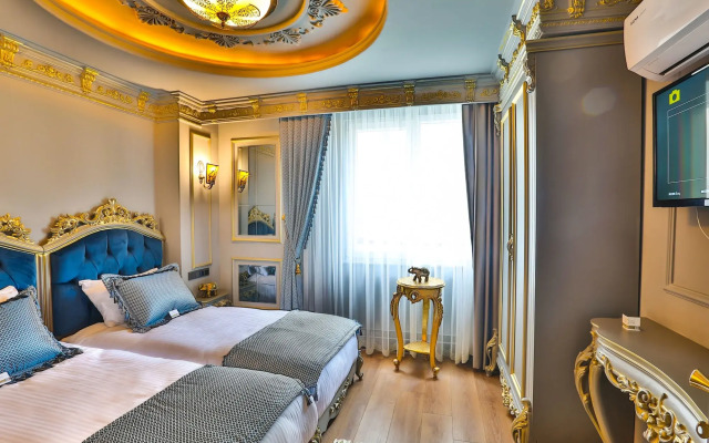 Real King Suite Hotel