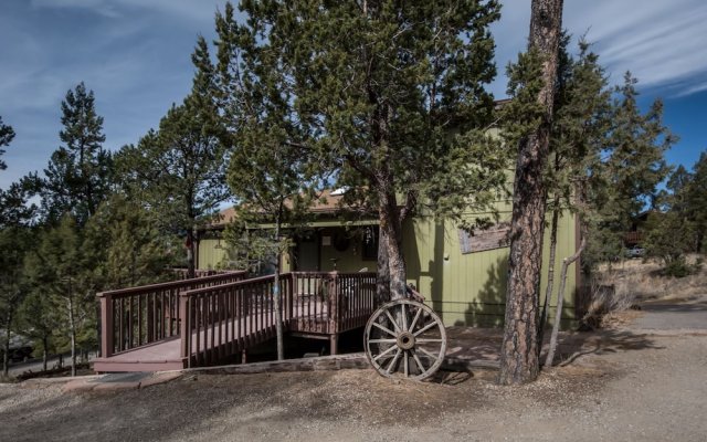 Ann's Sierra View - Four Bedroom Cabin
