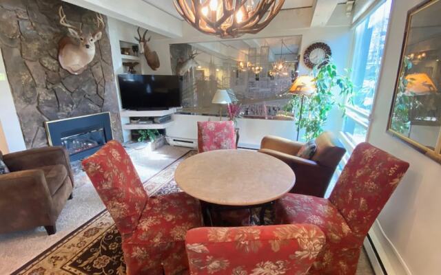 #211 Vail International