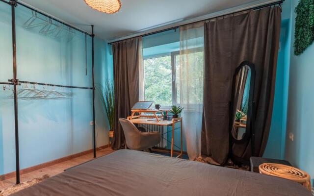 Jungle Apartment 15 Min Walk to Beach & Downtown