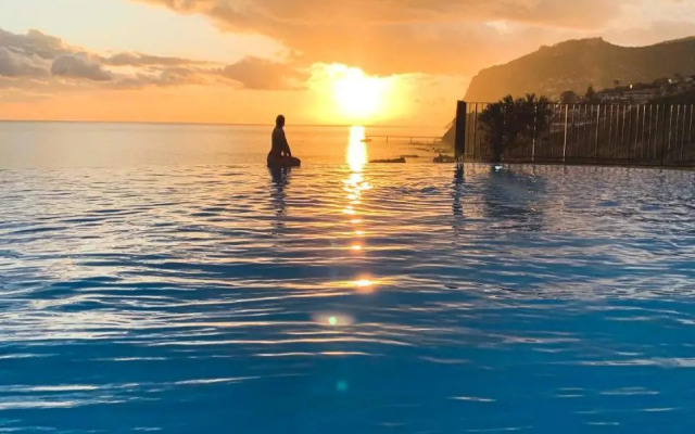 Formosa Infinity Pool Apartment
