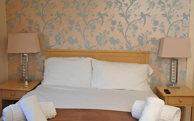 The Crown Hotel