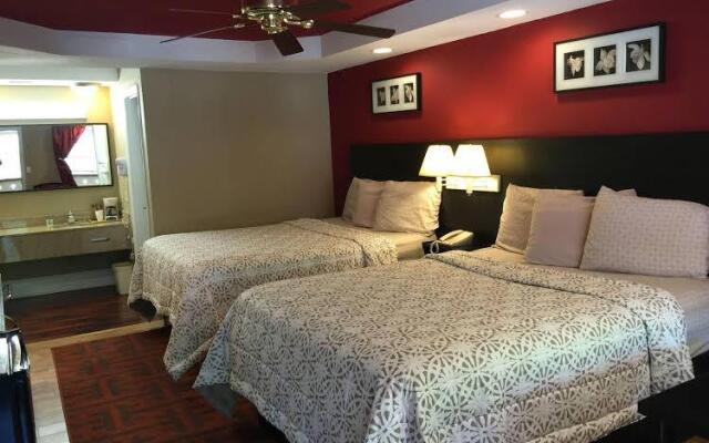 Riverbend Motel & Cabins