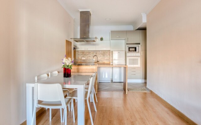 Snug Apartment in Sevilla near Plaza del Cabildo