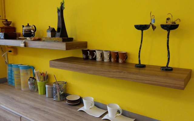 M Hostel Lanta