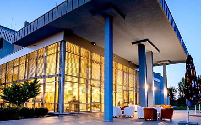 Hotel Ring