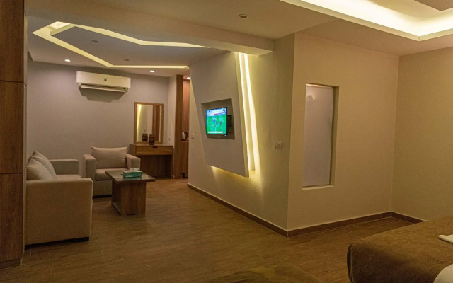 Nine Pyramids View Hotel