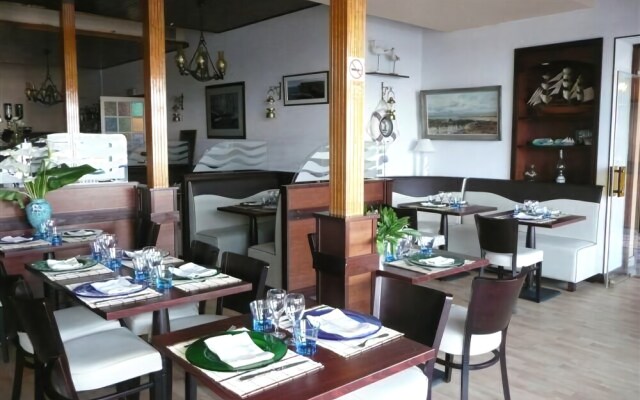Hotel De La Mer