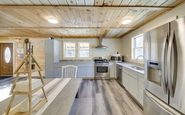 Rangeley Retreat Cabin-style Home: Lake Access