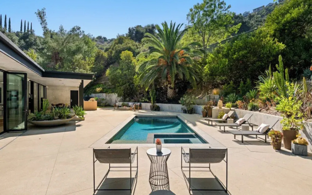Valea Estate - Secluded Beverly Hills Retreat 1-acre Oasis