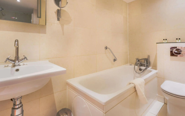 Tophams Hotel