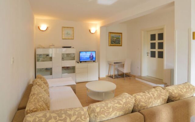 Apartment Klarić Ammoudi 25978