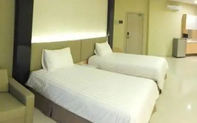 Studio Inn & Suites