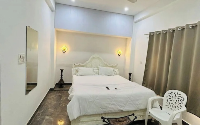 Hotel The White House Varanasi