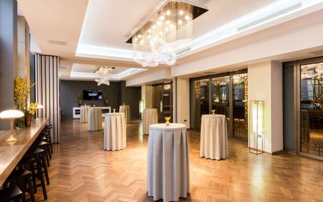 Montcalm Royal London House, London City