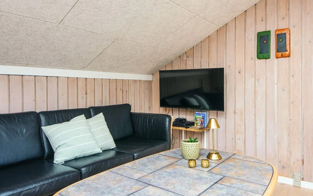 6 Person Holiday Home in Toftlund
