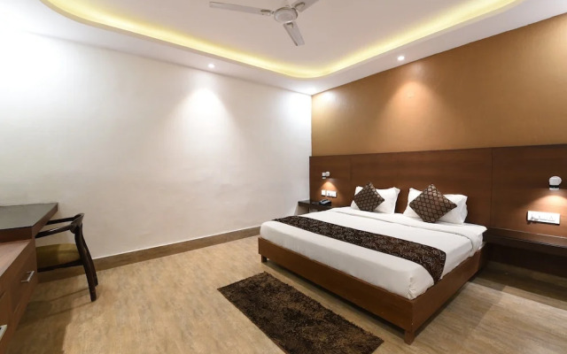 OYO Flagship 5383 Hotel Under Bridge Inn