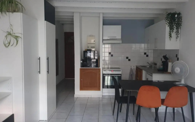 Studio tout confort centre ville - Balcon, Clim, TV, Wifi