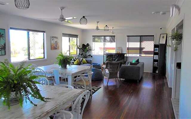 Yeppoon Beachhouse - Hostel
