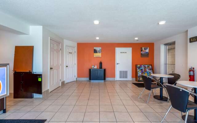 Motel 6 Houston, TX - East