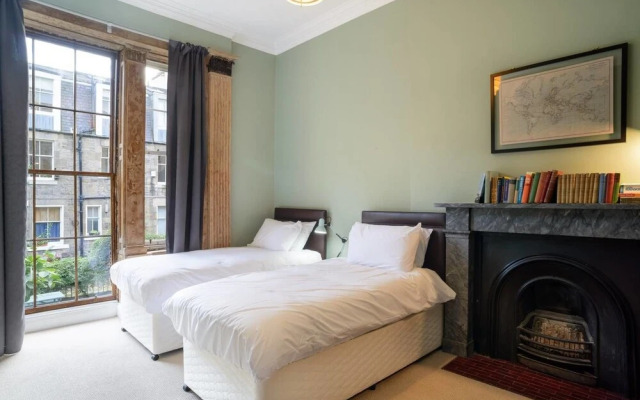 Great Location! 3 Bedroom Ground Floor