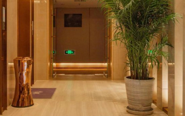 Chongqing Chaomu Collection Hotel (Banan Wanda Xuetangwan Subway Station)