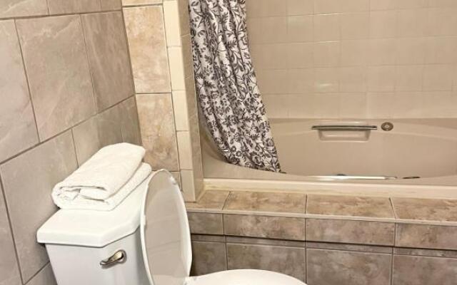 Scottish Inn Near the Falls and Casino