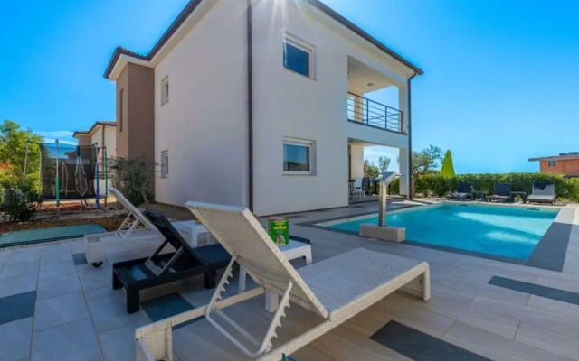 Gusto Comfortable Holiday Residence