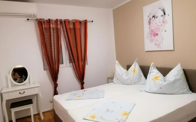 APARTMAN LAURA GALILEO blizu centra i plaze